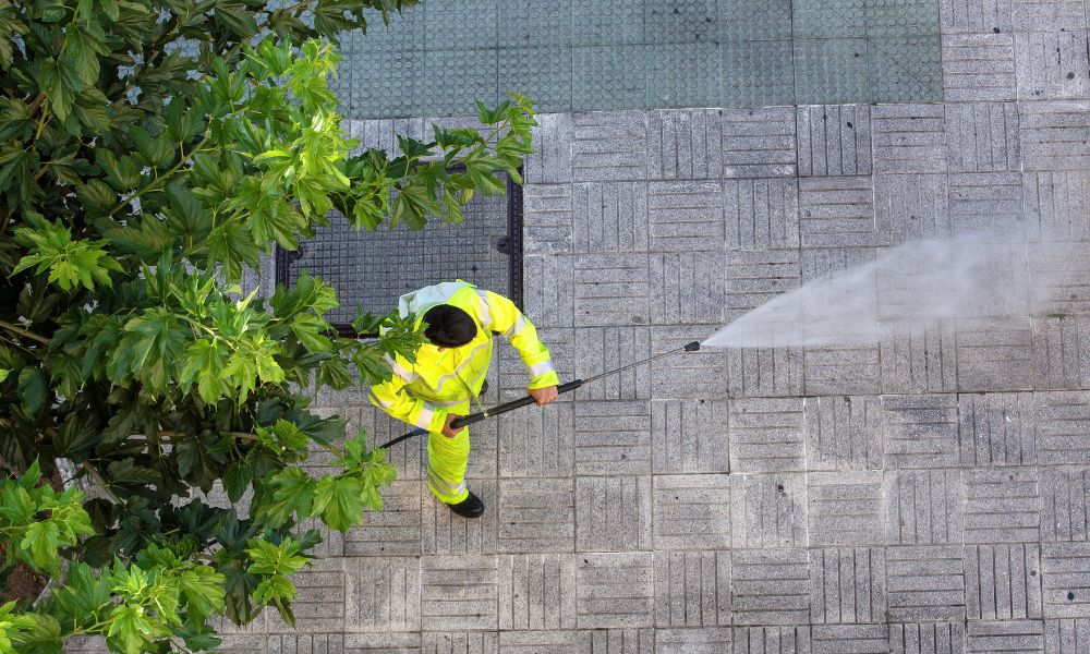 Why Is Cleaning the Exterior of Your Business Important?